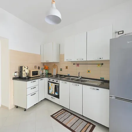 Maddalena A Ischia, Piscina, Giardino Attrezzato, Terrazzi E Parcheggio Privato