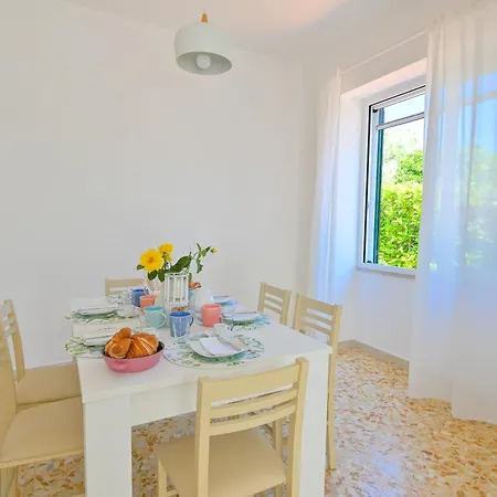Villa A Maddalena Con Piscina, Giardino E Posto Auto - 6 Posti Letto *