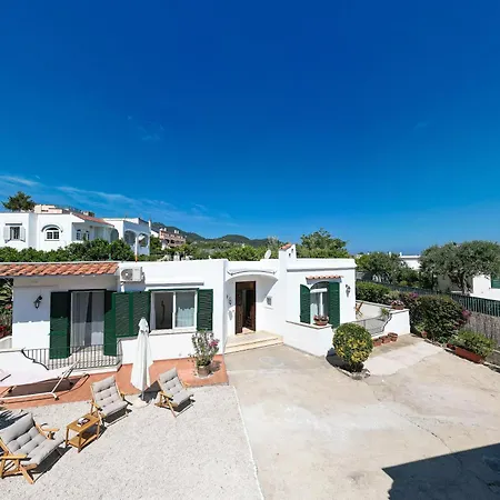 Maddalena A Ischia, Piscina, Giardino Attrezzato, Terrazzi E Parcheggio Privato Villa *