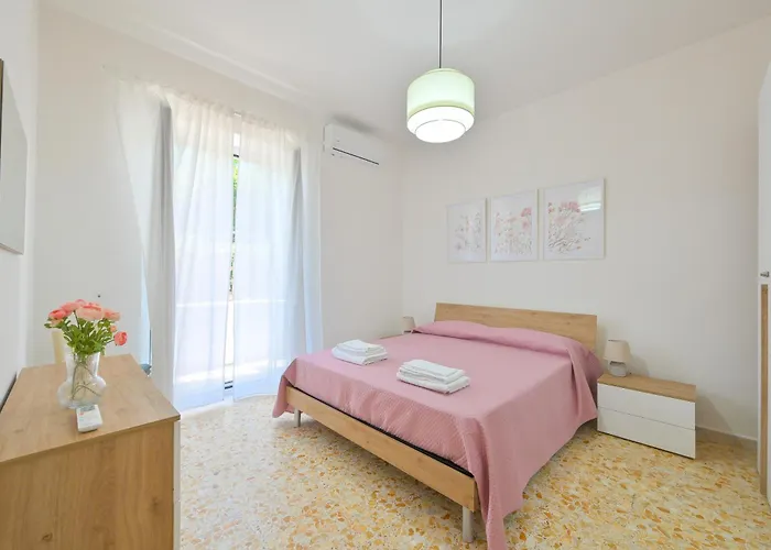 Villa Maddalena Ischia - 6 Ospiti, Giardino, Parcheggio, Terrazzo E Piscina Sterrata