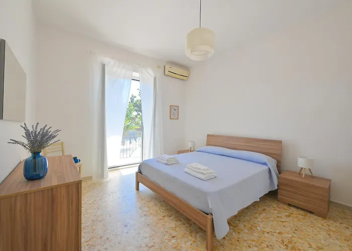 Villa Maddalena Ischia - 6 Ospiti, Giardino, Parcheggio, Terrazzo E Piscina Sterrata