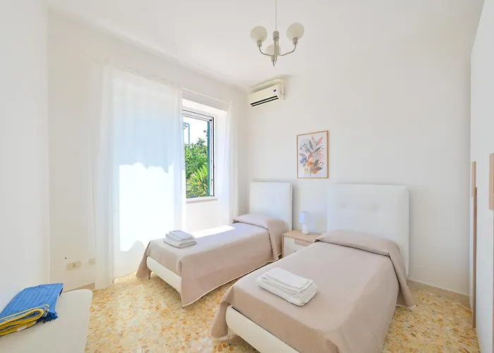 Villa Villa Maddalena Ischia - 6 Ospiti, Giardino, Parcheggio, Terrazzo E Piscina Sterrata Ísquia