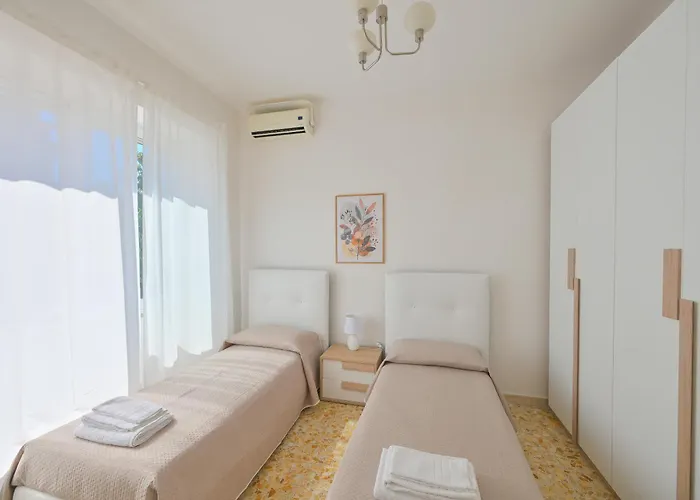 Villa Maddalena Ischia - 6 Ospiti, Giardino, Parcheggio, Terrazzo E Piscina Sterrata Ísquia