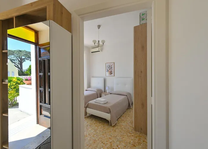 Villa Maddalena Ischia - 6 Ospiti, Giardino, Parcheggio, Terrazzo E Piscina Sterrata