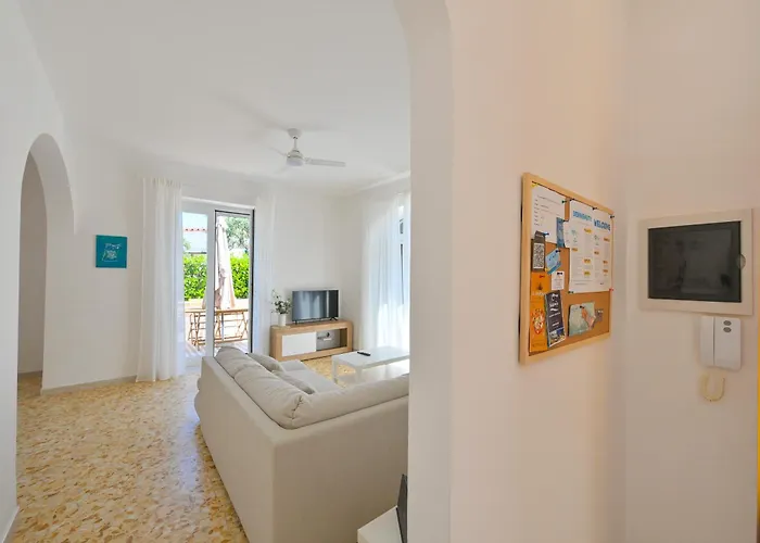 Villa Maddalena Ischia - 6 Ospiti, Giardino, Parcheggio, Terrazzo E Piscina Sterrata Villa *