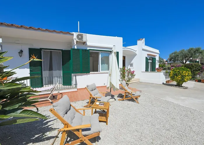 Villa Maddalena Ischia - 6 Ospiti, Giardino, Parcheggio, Terrazzo E Piscina Sterrata Villa